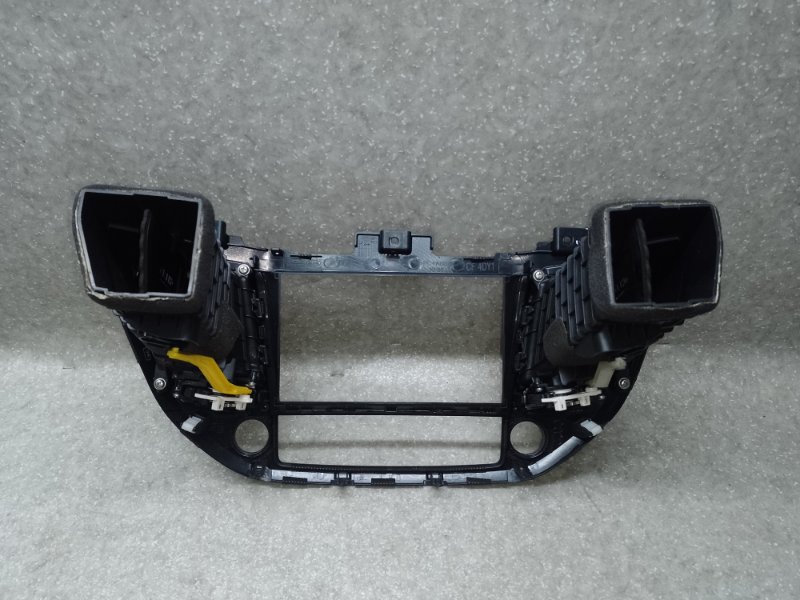 Накладка торпедо под магнитолу TUCSON TL 15-20 2015 G4FJ 1.6 Накладка торпедо под магнитолу TUCSON TL 15-20 2015 G4FJ 1.6