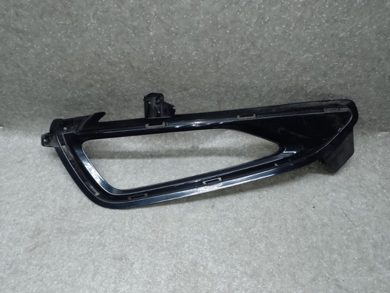 Запчасть накладка противотуманной фары передняя левая HYUNDAI TUCSON TL 15-20 2015 G4FJ 1.6 86525-D3210 Б/У Накладка противотуманной фары передняя левая HYUNDAI TUCSON TL 15-20 2015 G4FJ 1.6 86525-D3210 Б/У