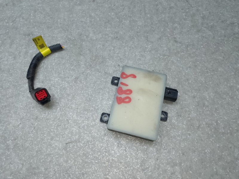 Датчик слепых зон TUCSON TL 15-20 2015 G4FJ 1.6