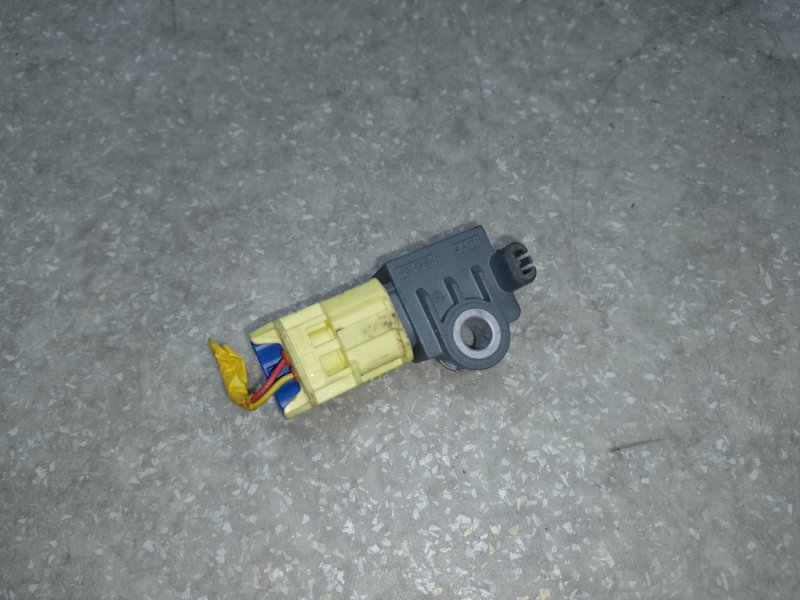 Датчик удара задний TUCSON TL 15-20 2015 G4FJ 1.6