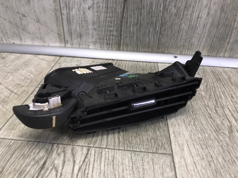 Дефлектор воздушный левый FOCUS 10-18 2014 2.0 C20HDEX