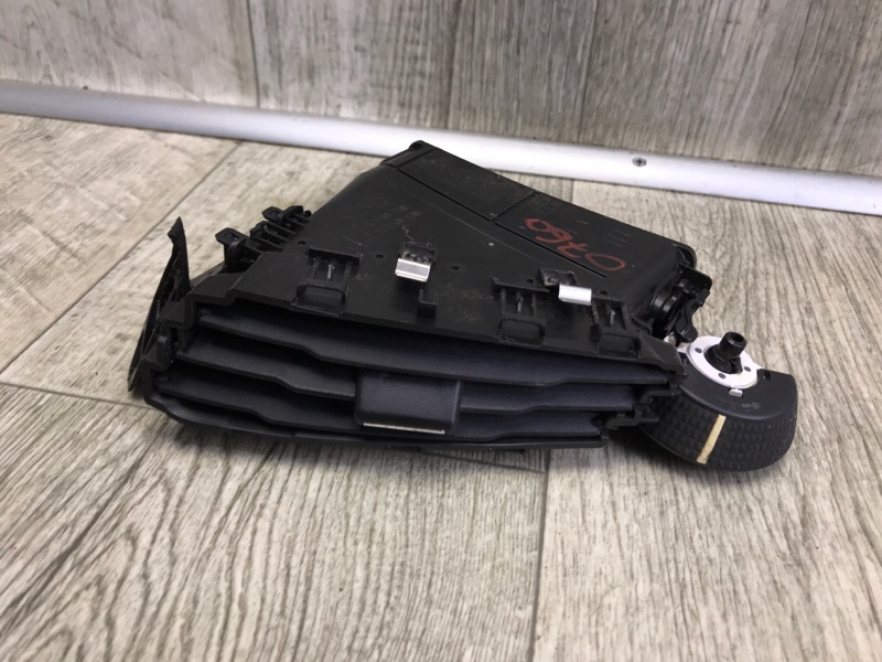 Дефлектор воздушный левый FORD FOCUS 10-18 2.0 C20HDEX