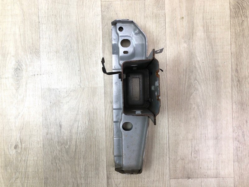 Кронштейн крепления передней панели правый HYUNDAI ACCENT RB 10- ХЭТЧБЭК 1.6 G4FD