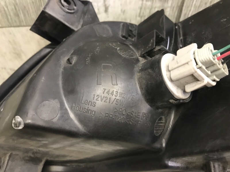 Фара правая FX S50 03-08 2006 VK45DE