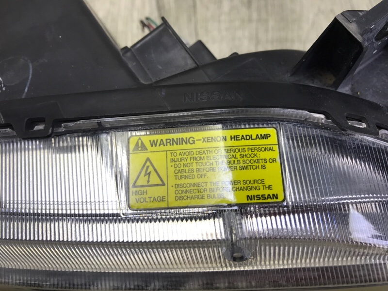 Фара правая FX S50 03-08 2006 VK45DE