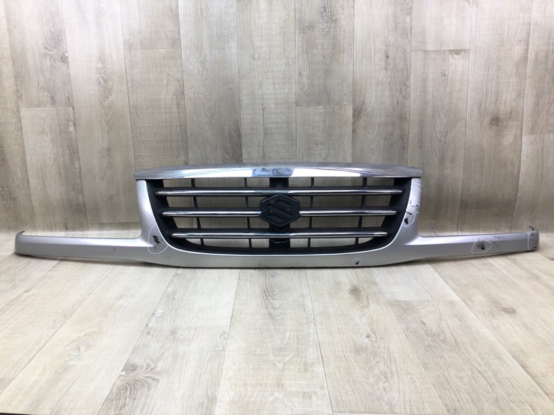 Запчасть решетка радиатора SUZUKI GRAND VITARA XL-7 01-06 2003 2.7 H27A 72111-65D10 Б/У Решетка радиатора SUZUKI GRAND VITARA XL-7 01-06 2003 2.7 H27A 72111-65D10 Б/У