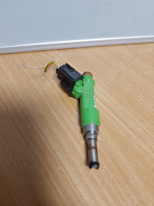 Запчасть форсунка топливная TOYOTA CAMRY 50 12-15 23209-09175 Б/У Форсунка топливная TOYOTA CAMRY 50 12-15 23209-09175 Б/У