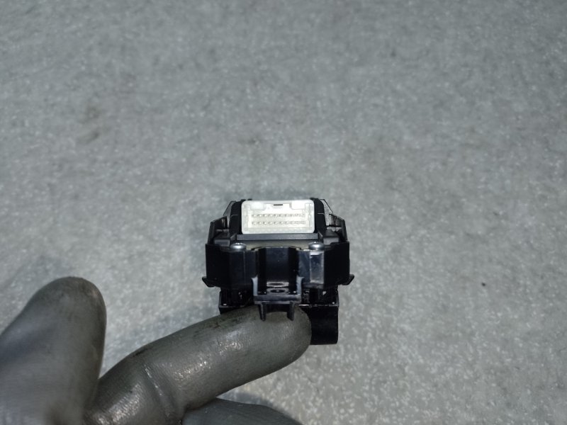 Блок управления стеклоподъемниками передний левый TOYOTA CAMRY 70 17- 2.5 A25AFKS