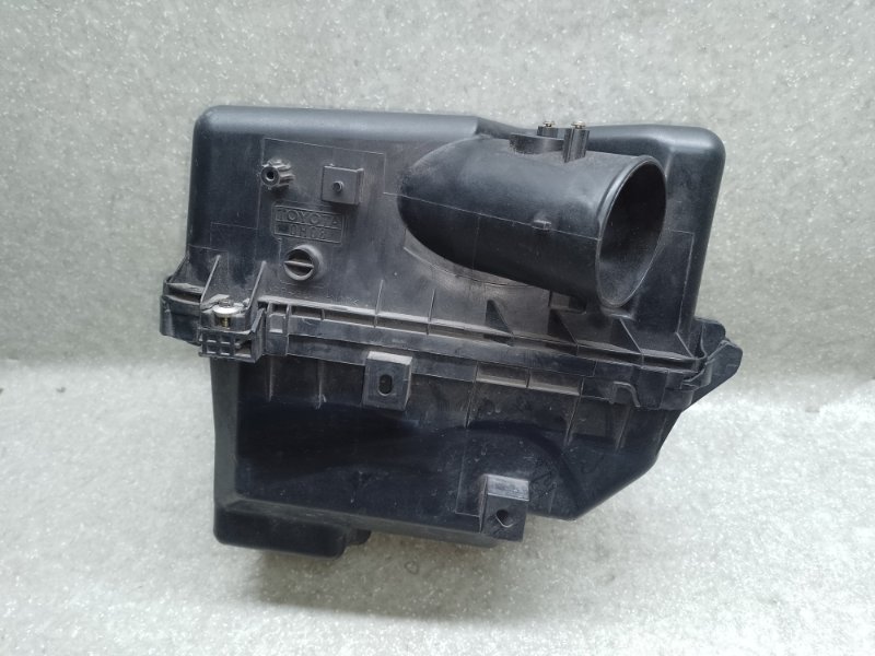 Корпус воздушного фильтра TOYOTA CAMRY 30 02-06 17701-0H010 Б/У