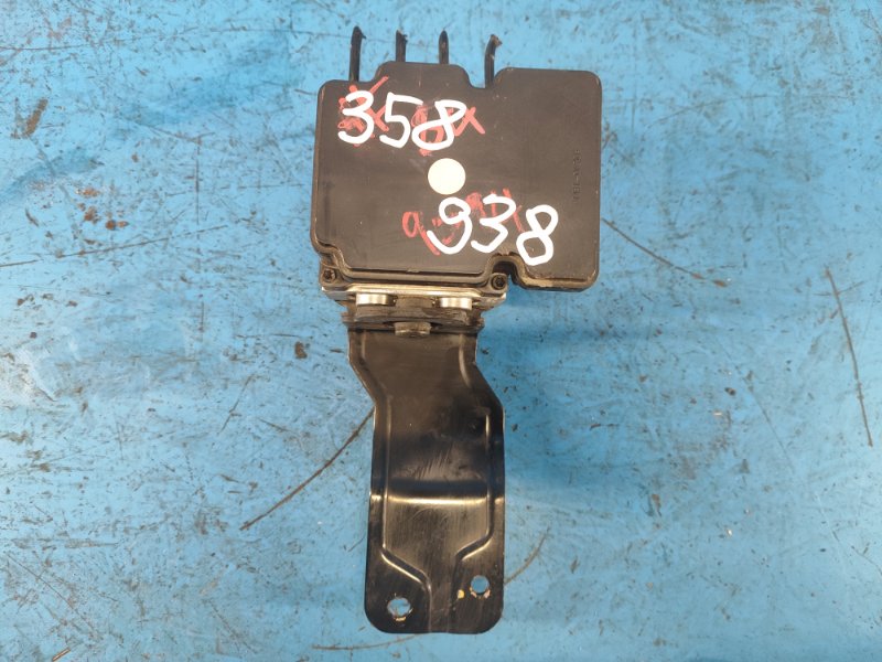 Блок ABS HYUNDAI ELANTRA AD 16- 2016 2.0 G4NH 58920F2500 Б/У