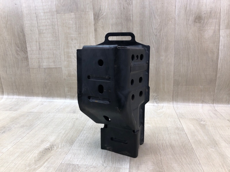 Запчасть кронштейн усилителя переднего бампера левый TOYOTA SIENNA 11-16 2014 3.5 2GR-FE 5720808010 Б/У Кронштейн усилителя переднего бампера левый TOYOTA SIENNA 11-16 2014 3.5 2GR-FE 5720808010 Б/У