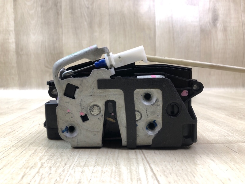 Замок двери задний левый FORD ESCAPE 12-19 T15HDTX