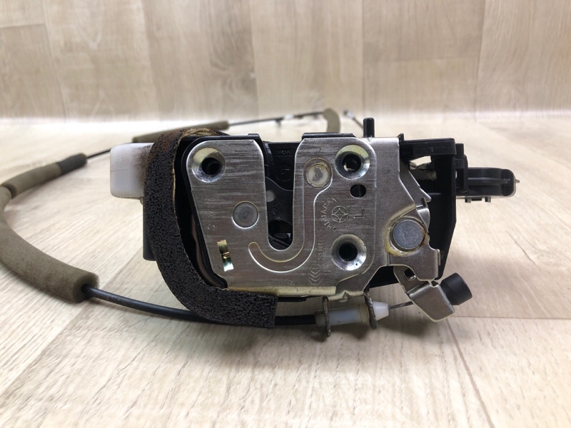 Замок двери задний левый NISSAN ROGUE 08-15 2.5 QR25DE