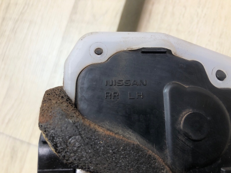 Замок двери задний левый ROGUE 08-15 2010 2.5 QR25DE