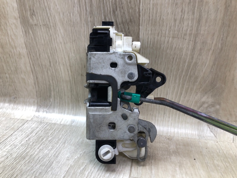 Замок двери задний левый COMPASS 06-16 2014 2.0 ECN Замок двери задний левый COMPASS 06-16 2014 2.0 ECN