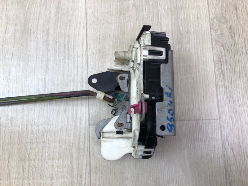 Замок двери задний левый COMPASS 06-16 2014 2.0 ECN Замок двери задний левый COMPASS 06-16 2014 2.0 ECN