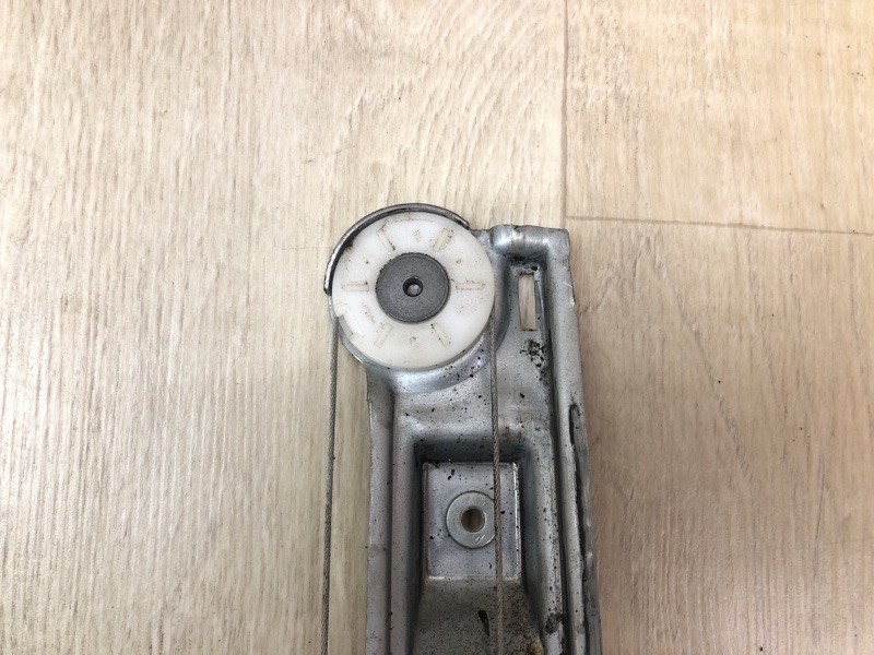 Стеклоподъемник задний левый JEEP COMPASS 06-16 2.0 ECN Стеклоподъемник задний левый JEEP COMPASS 06-16 2.0 ECN