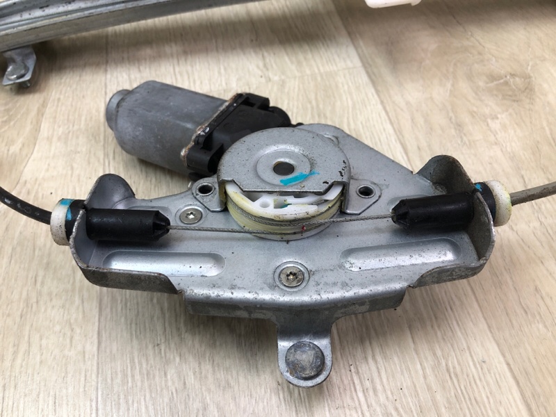 Стеклоподъемник задний левый ACCENT RB 10- 2014 1.6 G4FD Стеклоподъемник задний левый ACCENT RB 10- 2014 1.6 G4FD