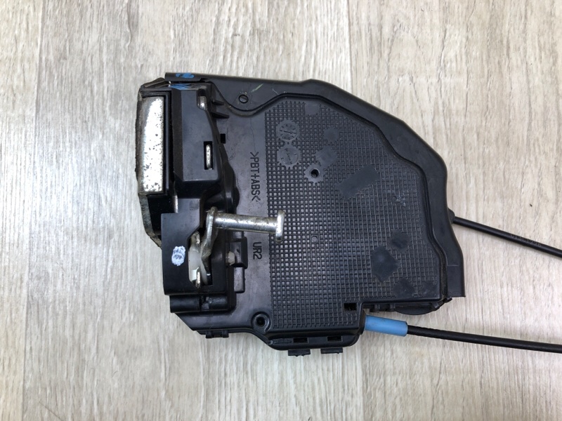 Замок двери задний правый VENZA 09-16 2013 3.5 2GR-FE Замок двери задний правый VENZA 09-16 2013 3.5 2GR-FE