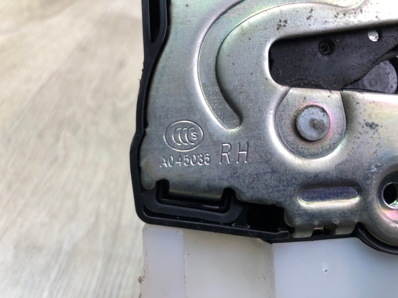 Замок двери задний правый TUCSON TL 15-20 2015 G4FJ 1.6