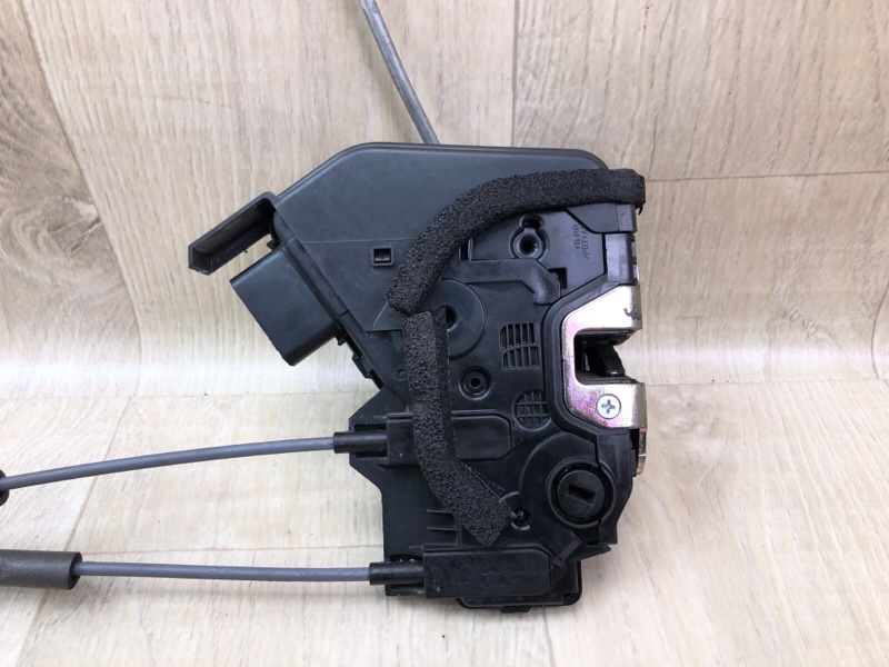 Замок двери задний правый RIO FB 17- 2019 1.6 G4FM Замок двери задний правый RIO FB 17- 2019 1.6 G4FM