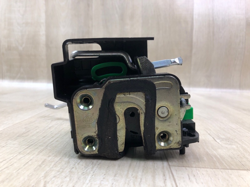 Замок двери задний правый HYUNDAI ACCENT RB 10- ХЭТЧБЭК 1.6 G4FD Замок двери задний правый HYUNDAI ACCENT RB 10- ХЭТЧБЭК 1.6 G4FD