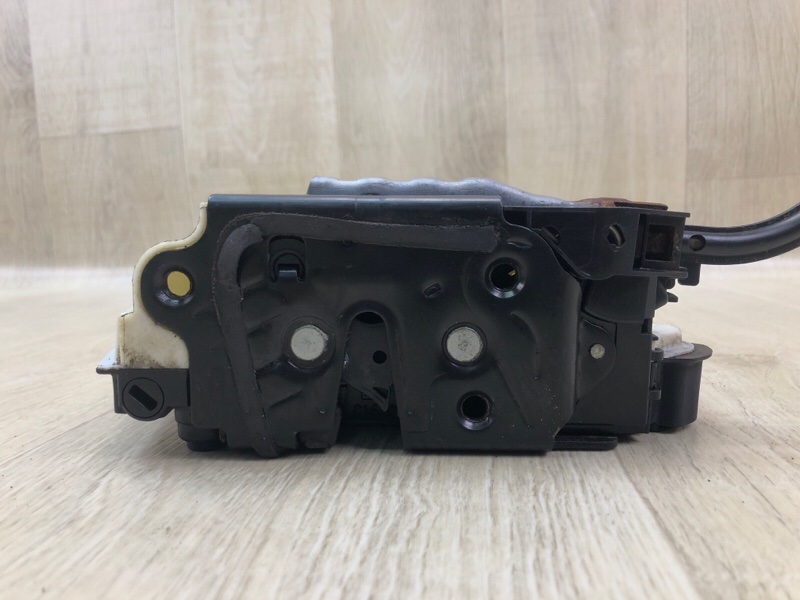 Замок двери задний правый VOLKSWAGEN JETTA USA 10-17