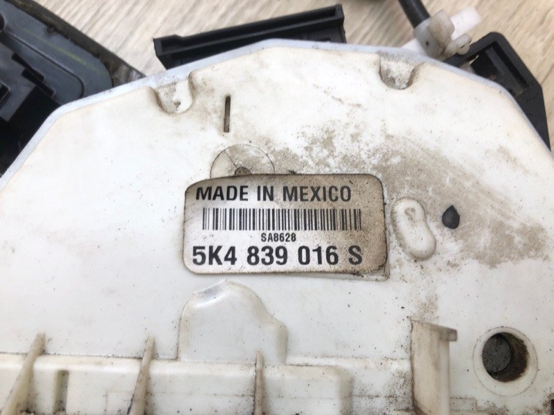 Замок двери задний правый JETTA USA 10-17