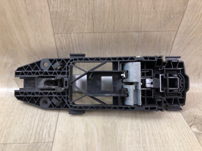 Ручка двери наружная задняя правая JETTA USA 10-17