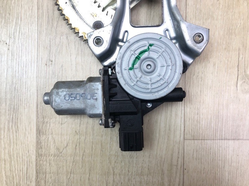 Стеклоподъемник задний правый MITSUBISHI OUTLANDER GF 12- 2.4 4J12 Стеклоподъемник задний правый MITSUBISHI OUTLANDER GF 12- 2.4 4J12