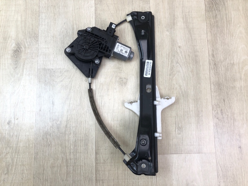 Стеклоподъемник задний правый JETTA USA 10-17