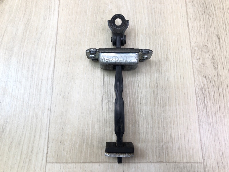 Запчасть ограничитель двери задний правый KIA RIO FB 17- 2019 1.6 G4FM 79490-H8000 Б/У Ограничитель двери задний правый KIA RIO FB 17- 2019 1.6 G4FM 79490-H8000 Б/У