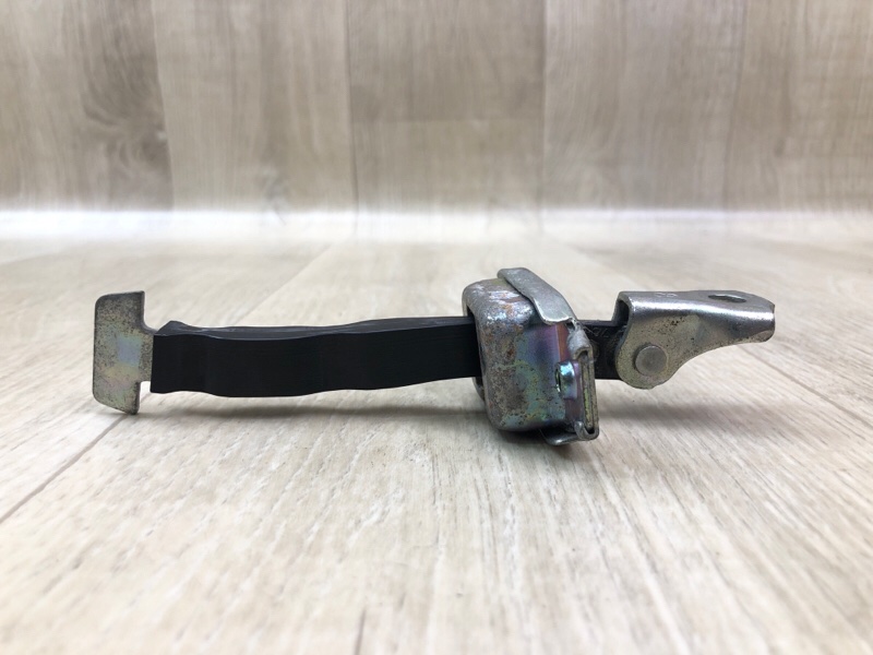 Ограничитель двери задний правый OUTLANDER GF 12- 2013 2.4 4J12 Ограничитель двери задний правый OUTLANDER GF 12- 2013 2.4 4J12