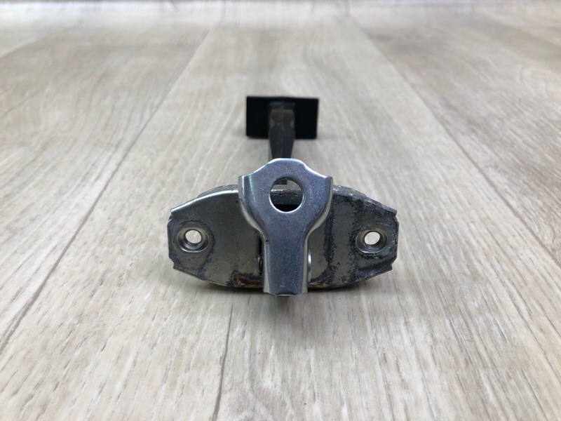 Ограничитель двери задний правый VERSA B17 11-19 2015 1.6 HR16DE Ограничитель двери задний правый VERSA B17 11-19 2015 1.6 HR16DE