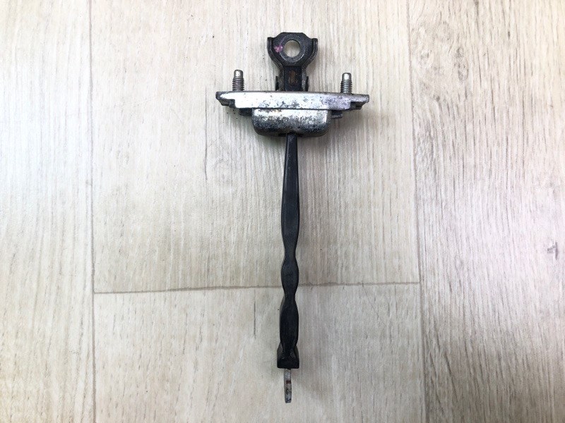 Ограничитель двери задний правый TOYOTA VENZA 09-16 2013 3.5 2GR-FE 68630-0T010 Б/У