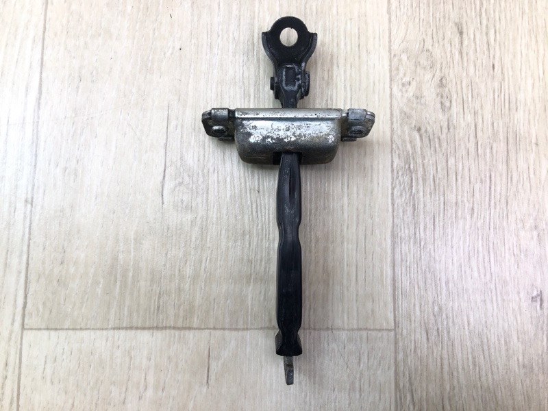 Ограничитель двери задний правый HYUNDAI ACCENT RB 10- 2011 ХЭТЧБЭК 1.6 G4FD 79490-0U000 Б/У