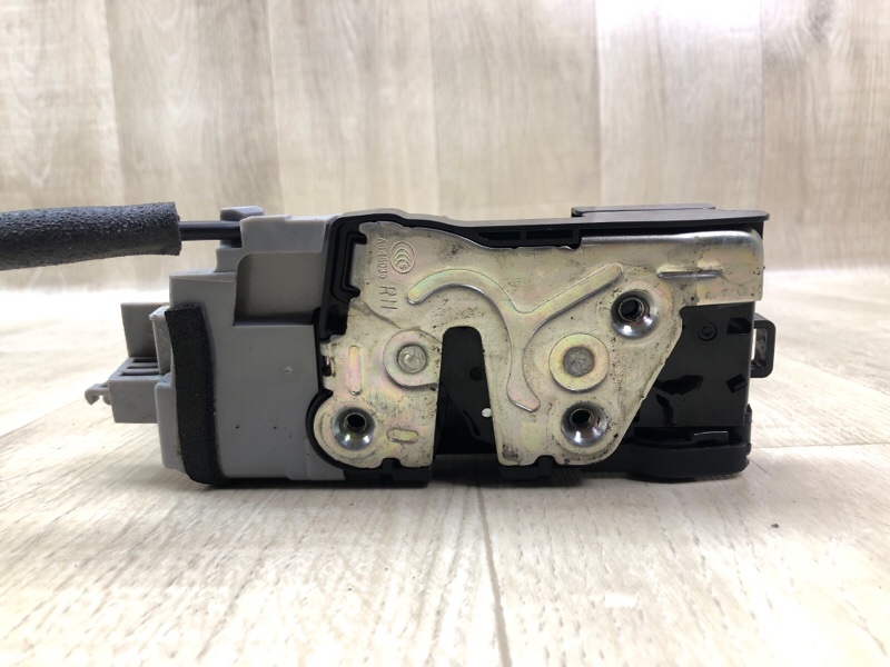 Замок двери передний правый HYUNDAI TUCSON TL 15-20 G4FJ 1.6