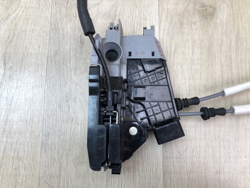 Замок двери передний правый TUCSON TL 15-20 2015 G4FJ 1.6