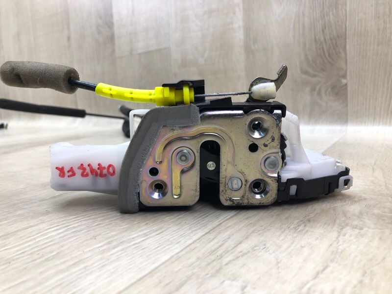 Замок двери передний правый NISSAN X-TRAIL/ROGUE T33 20- 2.5 PR25DD