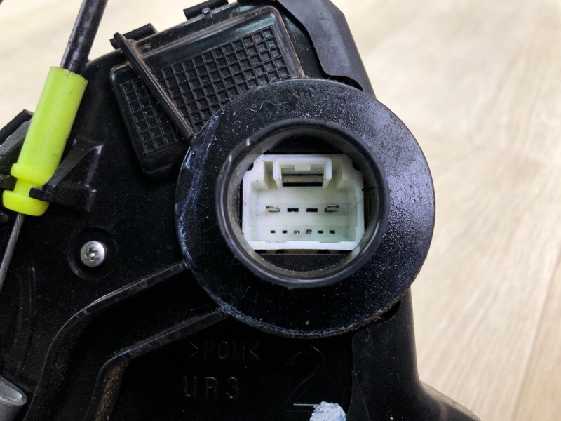 Замок двери передний правый COROLLA 150 06-13 2011 1.8 2ZRFE