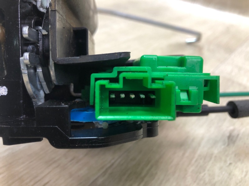 Замок двери передний правый ACCENT RB 10- 2014 1.6 G4FD