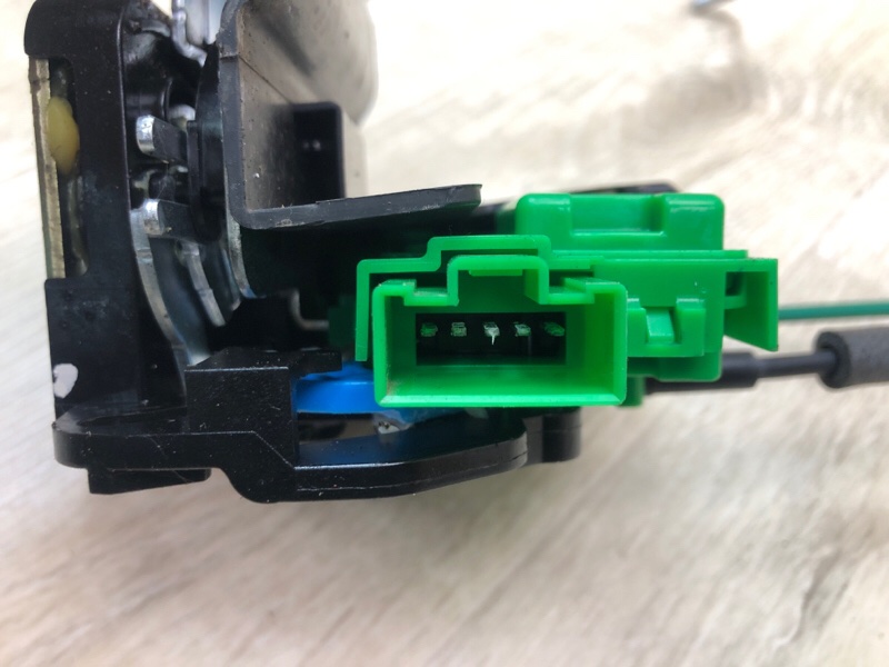 Замок двери передний правый ACCENT RB 10- 2014 1.6 G4FD