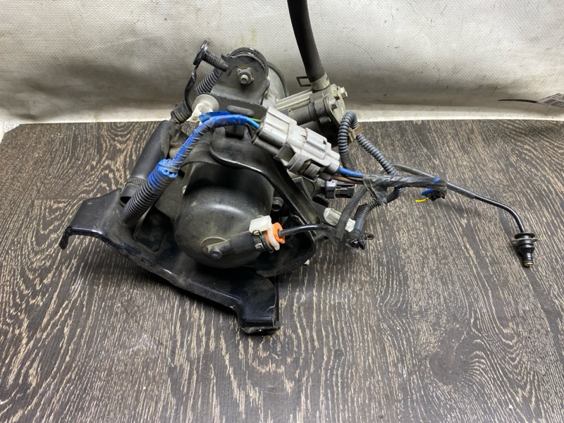 Компрессор пневмоподвески LEXUS LS460 06-12