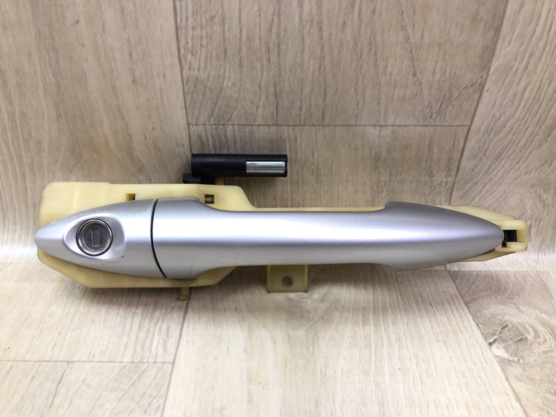 Запчасть ручка двери наружная передняя правая HYUNDAI ACCENT RB 10- 2011 ХЭТЧБЭК 1.6 G4FD 82661-1R050 Б/У Ручка двери наружная передняя правая HYUNDAI ACCENT RB 10- 2011 ХЭТЧБЭК 1.6 G4FD 82661-1R050 Б/У