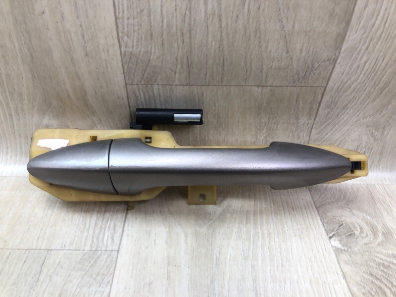 Запчасть ручка двери наружная задняя правая HYUNDAI ACCENT RB 10- 2013 1.6 G4FD 82661-1R050 Б/У Ручка двери наружная задняя правая HYUNDAI ACCENT RB 10- 2013 1.6 G4FD 82661-1R050 Б/У