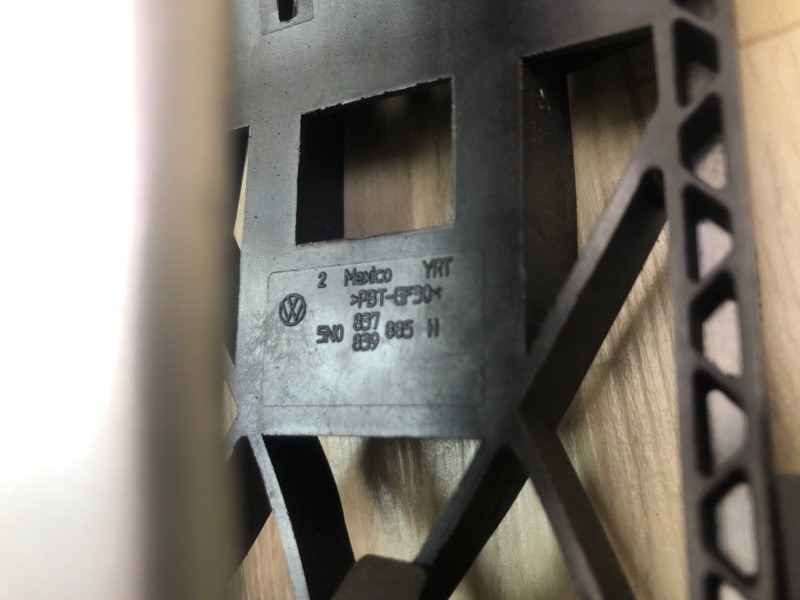 Ручка двери наружная передняя правая JETTA USA 10-17