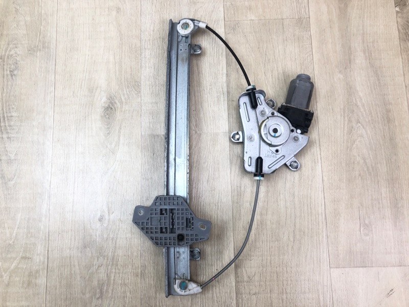 Запчасть стеклоподъемник передний правый HYUNDAI ACCENT RB 10- 2014 1.6 G4FD 82404-1R110 Б/У Стеклоподъемник передний правый HYUNDAI ACCENT RB 10- 2014 1.6 G4FD 82404-1R110 Б/У