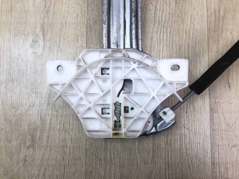 Стеклоподъемник передний правый RIO FB 17- 2019 1.6 G4FM Стеклоподъемник передний правый RIO FB 17- 2019 1.6 G4FM