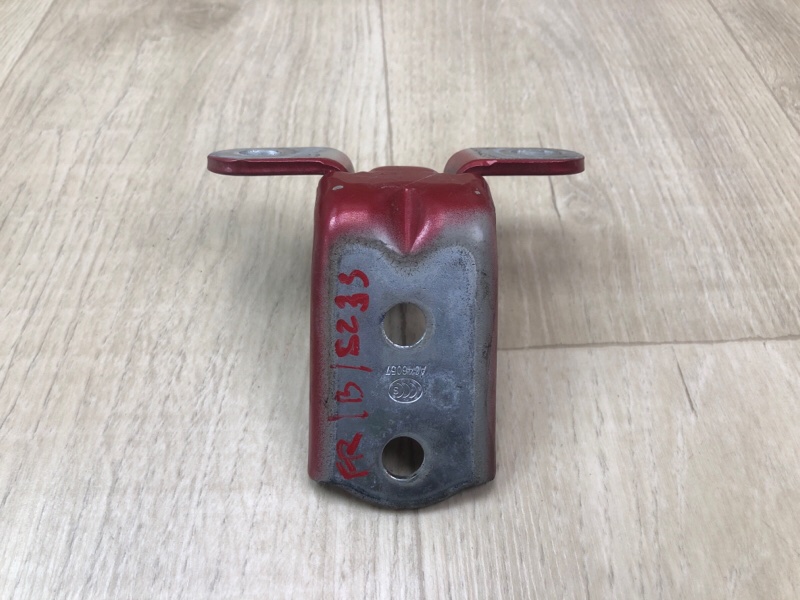 Петля двери верхняя передняя правая HYUNDAI ACCENT RB 10- 1.6 G4FD Петля двери верхняя передняя правая HYUNDAI ACCENT RB 10- 1.6 G4FD