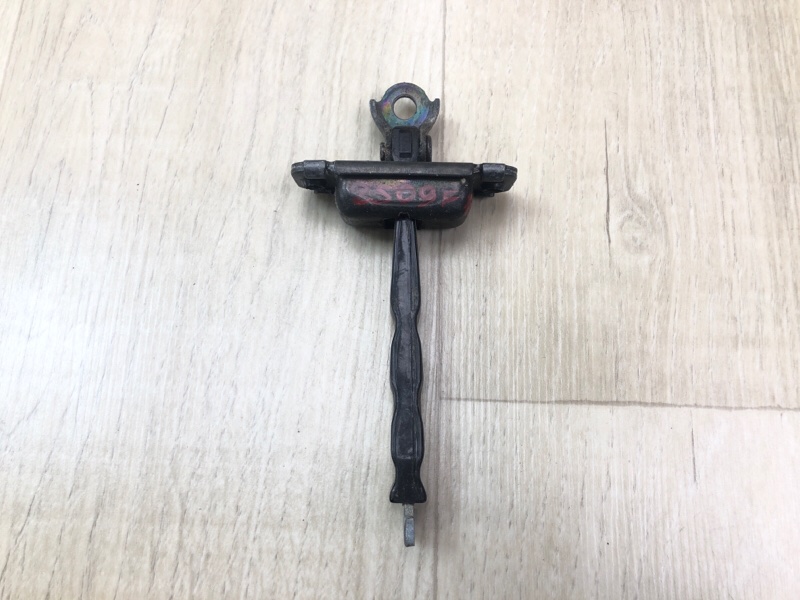 Ограничитель двери передний правый HYUNDAI ACCENT RB 10- 2013 ХЭТЧБЭК 1.6 G4FD 79390-1R000 Б/У